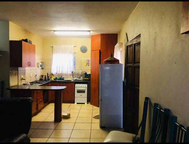 2 BEDROOM APARTMENT FOR SALE IN RUSTENBURG CENTRAL